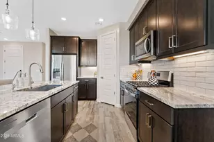 21023 N 58th Way, Phoenix, AZ 85054 - Photo 9