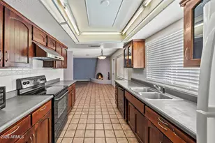 5203 W Laurie Ln, Glendale, AZ 85302 - Photo 5