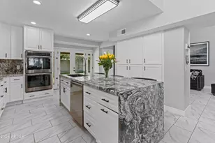 9225 N 82nd St, Scottsdale, AZ 85258 - Photo 15