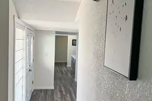 3802 W Sahuaro Dr, Phoenix, AZ 85029 - Photo 7