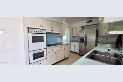 10734 W Hatcher Road, Sun City, AZ 85351 - Photo 5