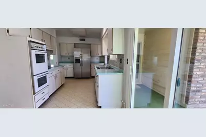 10734 W Hatcher Road, Sun City, AZ 85351 - Photo 9