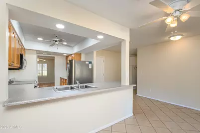 19814 N Willowcreek Circle, Sun City, AZ 85373 - Photo 13