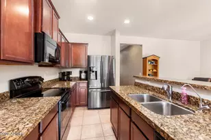 10567 E Sunflower Ln, Florence, AZ 85132 - Photo 9