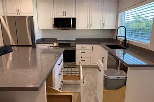 4140 W Paradise Dr, Phoenix, AZ 85029 - Photo 9