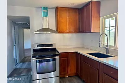 5519 W State Avenue, Glendale, AZ 85301 - Photo 9