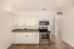 7518 W Whitton Ave, Phoenix, AZ 85033 - Photo 7