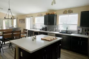 6101 S 4 Peaks Pl, Chandler, AZ 85249 - Photo 11