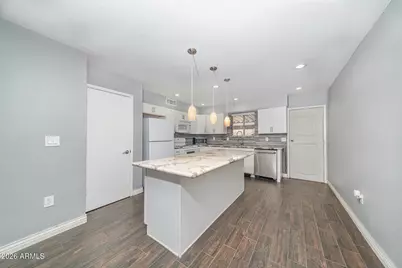 3331 W Del Monico Lane, Phoenix, AZ 85051 - Photo 9