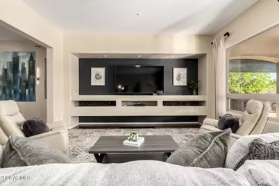 12725 W Dale Lane, Peoria, AZ 85383 - Photo 7