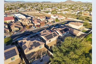 627 W Kerry Lane, Phoenix, AZ 85027 - Photo 9