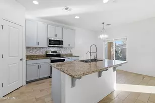 627 W Kerry Ln, Phoenix, AZ 85027 - Photo 17