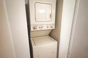 286 W Palomino Dr, Chandler, AZ 85225 - Photo 9