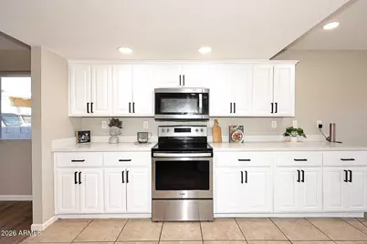 9015 N 55th Avenue, Glendale, AZ 85302 - Photo 13