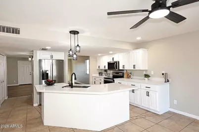 9015 N 55th Avenue, Glendale, AZ 85302 - Photo 11