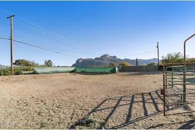 775 N Hilton Road, Apache Junction, AZ 85119 - Photo 35