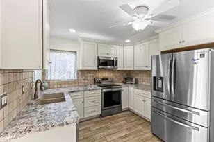 13047 W Blue Sky Dr, Sun City West, AZ 85375 - Photo 9