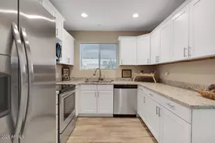 10337 W Monterosa Dr, Sun City, AZ 85351 - Photo 7