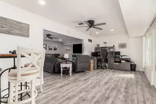 10605 W Roundelay Cir, Sun City, AZ 85351 - Photo 17