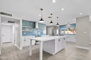 2366 E Becker Ln, Phoenix, AZ 85028 - Photo 5