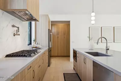 6330 N 10th Drive, Phoenix, AZ 85013 - Photo 13