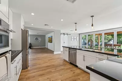 5339 E Osborn Road, Phoenix, AZ 85018 - Photo 9