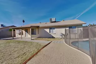 6431 W Hatcher Rd, Glendale, AZ 85302 - Photo 15