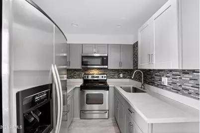 2925 N 38th Street #2, Phoenix, AZ 85018 - Photo 5