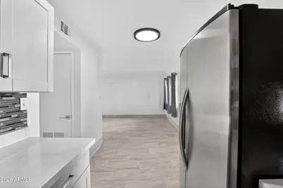 2925 N 38th Street #2, Phoenix, AZ 85018 - Photo 3