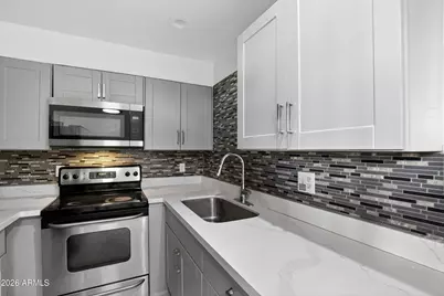 2925 N 38th Street #2, Phoenix, AZ 85018 - Photo 9