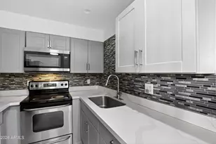 2925 N 38th St, Phoenix, AZ 85018 - Photo 9