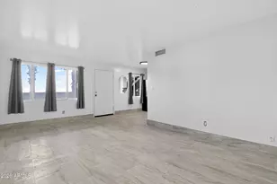 2925 N 38th St, Phoenix, AZ 85018 - Photo 9