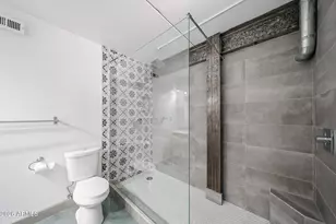 353 E Thomas Rd, Phoenix, AZ 85012 - Photo 53