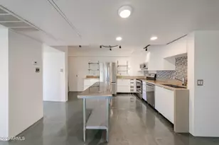 353 E Thomas Rd, Phoenix, AZ 85012 - Photo 27