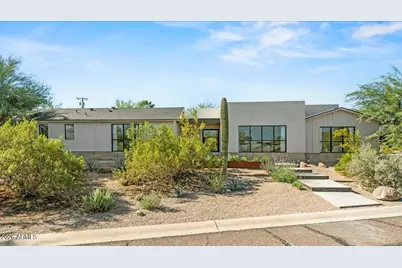 4035 E McDonald Drive, Phoenix, AZ 85018 - Photo 1