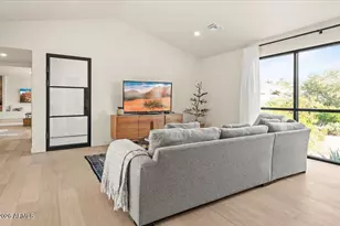 4035 E McDonald Dr, Phoenix, AZ 85018 - Photo 47