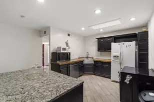 7319 N 33rd Ave, Phoenix, AZ 85051 - Photo 3