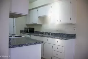 286 W Palomino Dr, Chandler, AZ 85225 - Photo 9