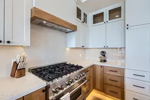 8270 N Hayden Rd, Scottsdale, AZ 85258 - Photo 11