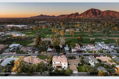 5807 E Orange Blossom Lane, Phoenix, AZ 85018 - Photo 39