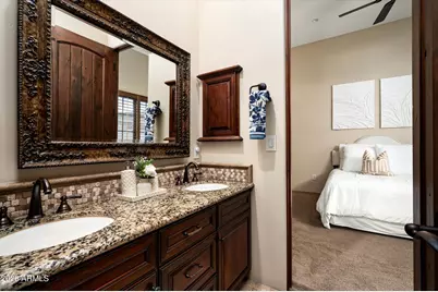 5807 E Orange Blossom Lane, Phoenix, AZ 85018 - Photo 25