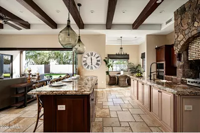 5807 E Orange Blossom Lane, Phoenix, AZ 85018 - Photo 11