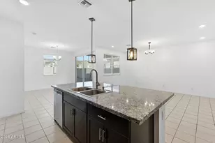 6762 W Encinas Ln Ln, Phoenix, AZ 85043 - Photo 5