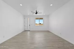 14055 S Berwick Rd, Arizona City, AZ 85123 - Photo 11