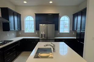 26421 N 22nd Dr, Phoenix, AZ 85085 - Photo 3