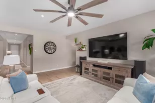 7674 W Tether Trl, Peoria, AZ 85383 - Photo 9