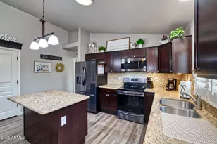 2206 E Ruby Ln, Phoenix, AZ 85024 - Photo 9