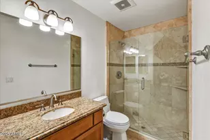 3235 E Camelback Rd, Phoenix, AZ 85018 - Photo 17