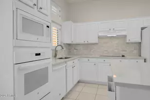 13729 W Robertson Dr, Sun City West, AZ 85375 - Photo 11