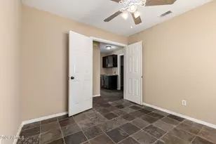 8642 W Laurel Ln, Peoria, AZ 85345 - Photo 13